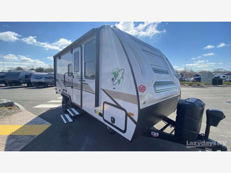 Thumbnail Photo undefined for New 2022 Winnebago Micro Minnie 2108FBS